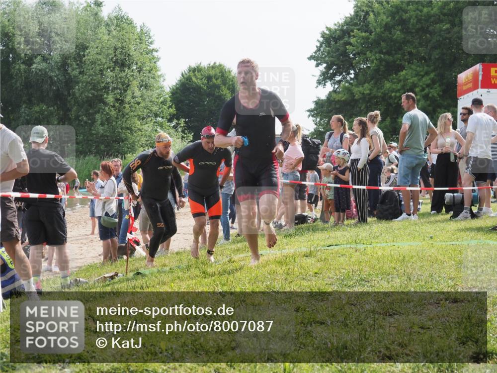 15.06.2025 - 27. Vierlanden-Triathlon KatJ http://msf.ph/oto/8007087 15.06.2025 10:06:00 Schwimmen 372, 410, 435, 442, 458 meine-sportfotos.de