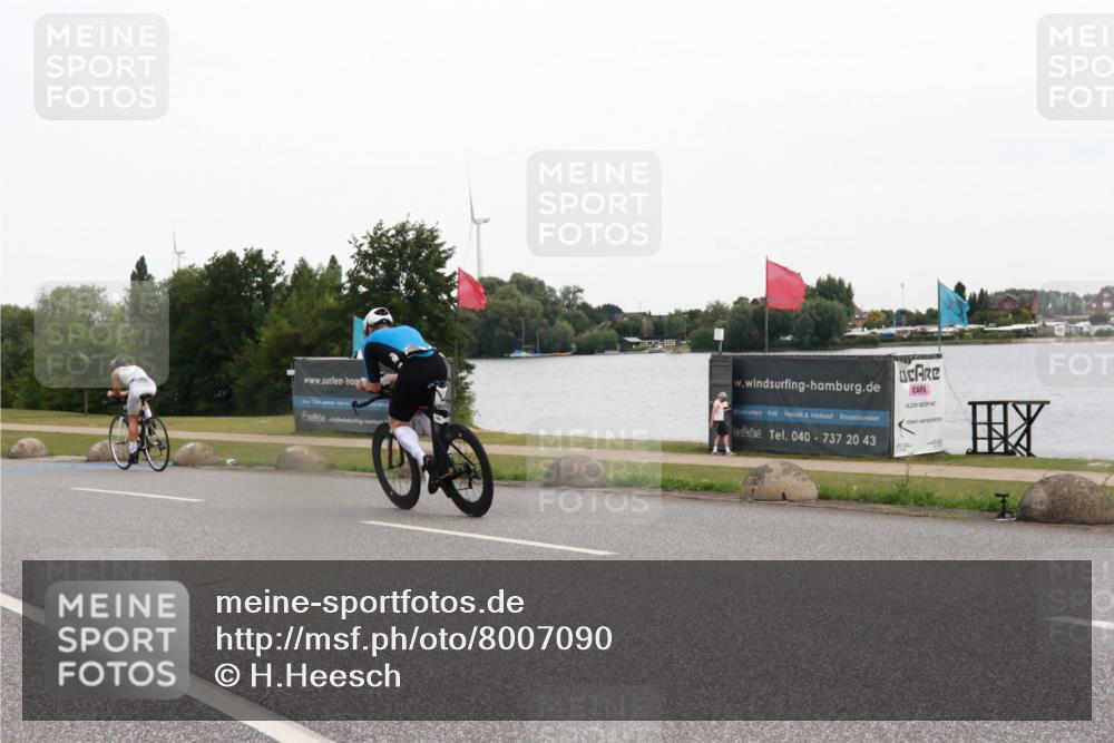 15.06.2025 - 27. Vierlanden-Triathlon H.Heesch http://msf.ph/oto/8007090 15.06.2025 10:41:33 Radfahren 106, 198, 229, 351, 453 meine-sportfotos.de
