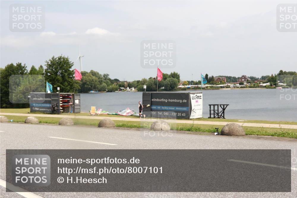 21.06.2025 - 27. Vierlanden-Triathlon H.Heesch http://msf.ph/oto/8007101 15.06.2025 11:59:59 Radfahren 891 meine-sportfotos.de