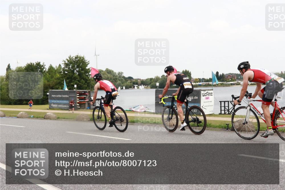 21.06.2025 - 27. Vierlanden-Triathlon H.Heesch http://msf.ph/oto/8007123 15.06.2025 12:08:06 Radfahren 224, 935, 1004, 1006, 1008 meine-sportfotos.de