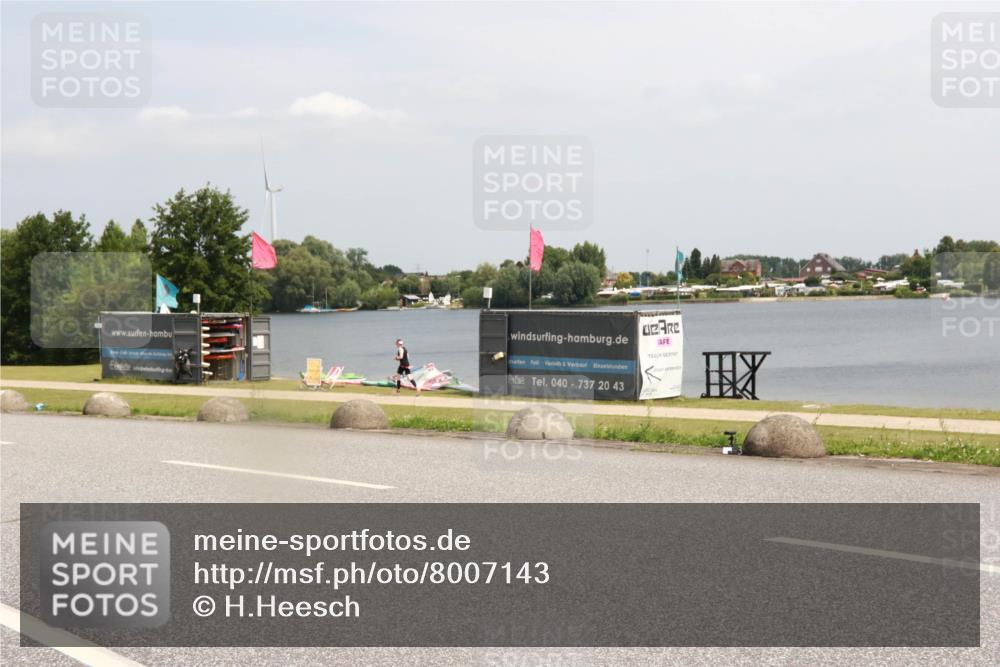 21.06.2025 - 27. Vierlanden-Triathlon H.Heesch http://msf.ph/oto/8007143 15.06.2025 12:00:00 Radfahren 891 meine-sportfotos.de
