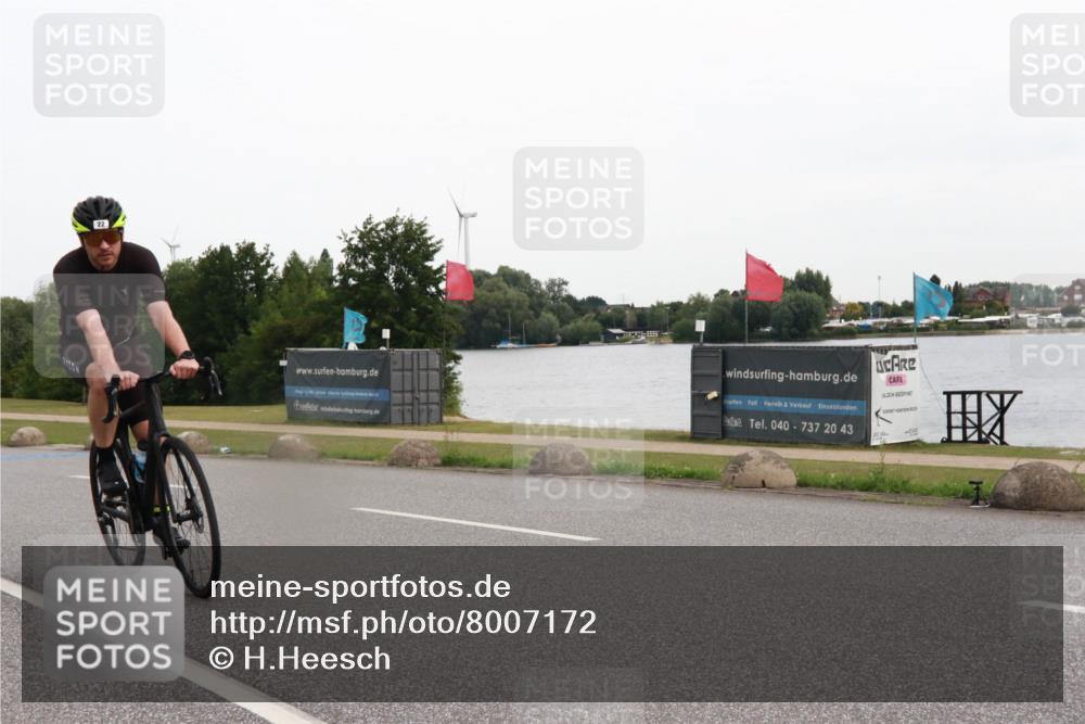 15.06.2025 - 27. Vierlanden-Triathlon H.Heesch http://msf.ph/oto/8007172 15.06.2025 10:41:43 Radfahren 22, 109, 142, 172 meine-sportfotos.de
