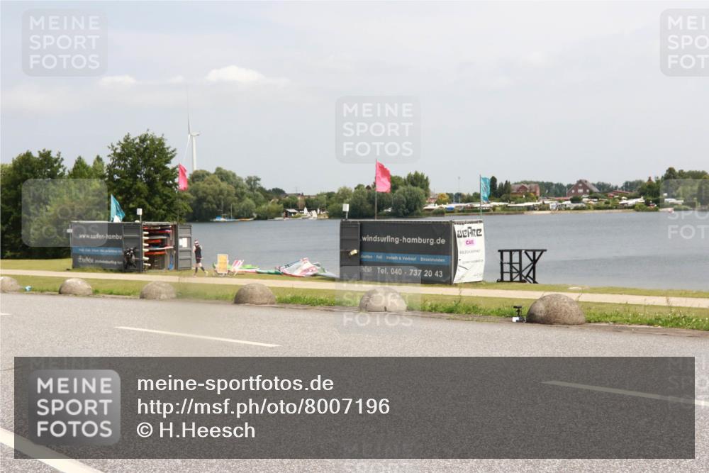 21.06.2025 - 27. Vierlanden-Triathlon H.Heesch http://msf.ph/oto/8007196 15.06.2025 12:00:02 Radfahren 776, 891 meine-sportfotos.de