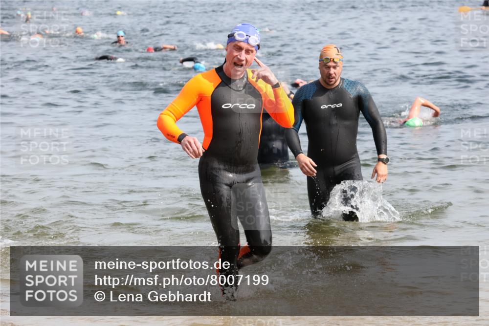 15.06.2025 - 27. Vierlanden-Triathlon Lena Gebhardt http://msf.ph/oto/8007199 15.06.2025 10:05:05 Schwimmen 364, 382, 384, 412, 422 meine-sportfotos.de