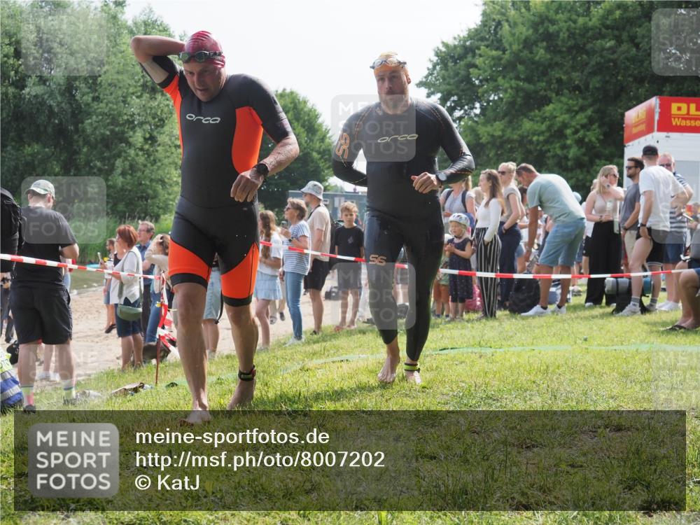 15.06.2025 - 27. Vierlanden-Triathlon KatJ http://msf.ph/oto/8007202 15.06.2025 10:06:03 Schwimmen 362, 372, 410, 435, 458 meine-sportfotos.de