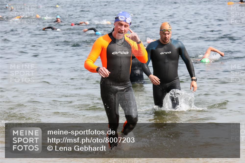 15.06.2025 - 27. Vierlanden-Triathlon Lena Gebhardt http://msf.ph/oto/8007203 15.06.2025 10:05:05 Schwimmen 364, 382, 384, 412, 422 meine-sportfotos.de