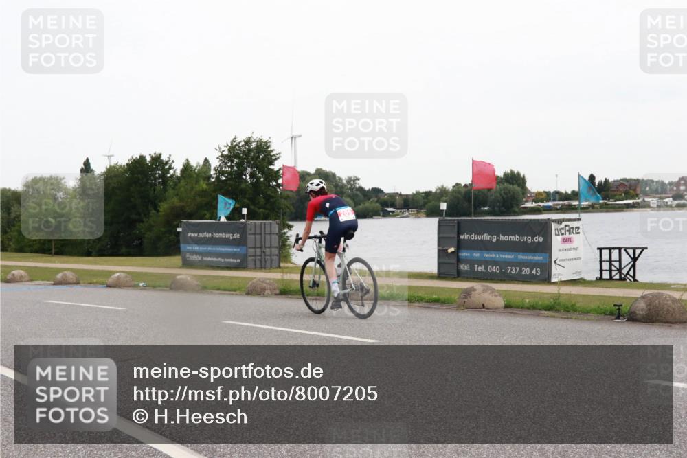 15.06.2025 - 27. Vierlanden-Triathlon H.Heesch http://msf.ph/oto/8007205 15.06.2025 10:41:46 Radfahren 22, 45, 93, 172 meine-sportfotos.de