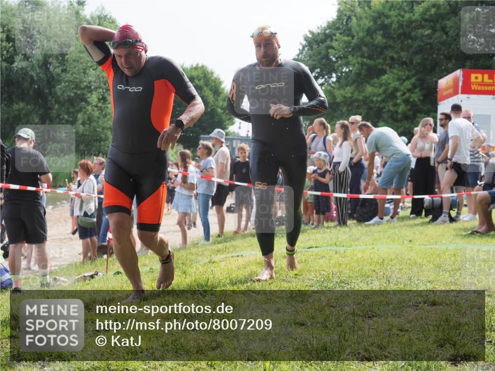 15.06.2025 - 27. Vierlanden-Triathlon KatJ http://msf.ph/oto/8007209 15.06.2025 10:06:03 Schwimmen 362, 372, 410, 435, 458 meine-sportfotos.de