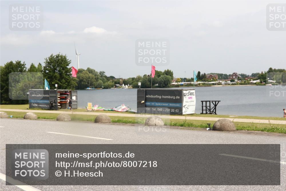 21.06.2025 - 27. Vierlanden-Triathlon H.Heesch http://msf.ph/oto/8007218 15.06.2025 12:00:03 Radfahren 776, 891 meine-sportfotos.de
