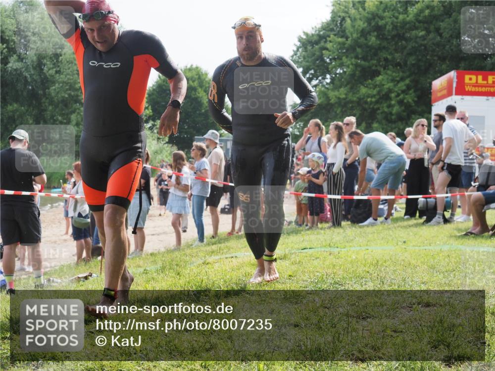 15.06.2025 - 27. Vierlanden-Triathlon KatJ http://msf.ph/oto/8007235 15.06.2025 10:06:03 Schwimmen 362, 372, 410, 435, 458 meine-sportfotos.de