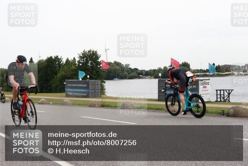 15.06.2025 - 27. Vierlanden-Triathlon H.Heesch http://msf.ph/oto/8007256 15.06.2025 10:41:54 Radfahren 34, 121, 134, 151, 205, 250 meine-sportfotos.de