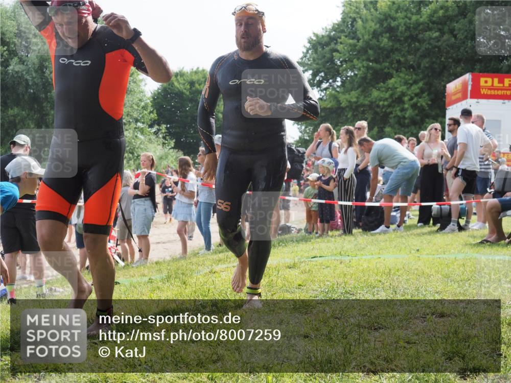15.06.2025 - 27. Vierlanden-Triathlon KatJ http://msf.ph/oto/8007259 15.06.2025 10:06:03 Schwimmen 362, 372, 410, 435, 458 meine-sportfotos.de