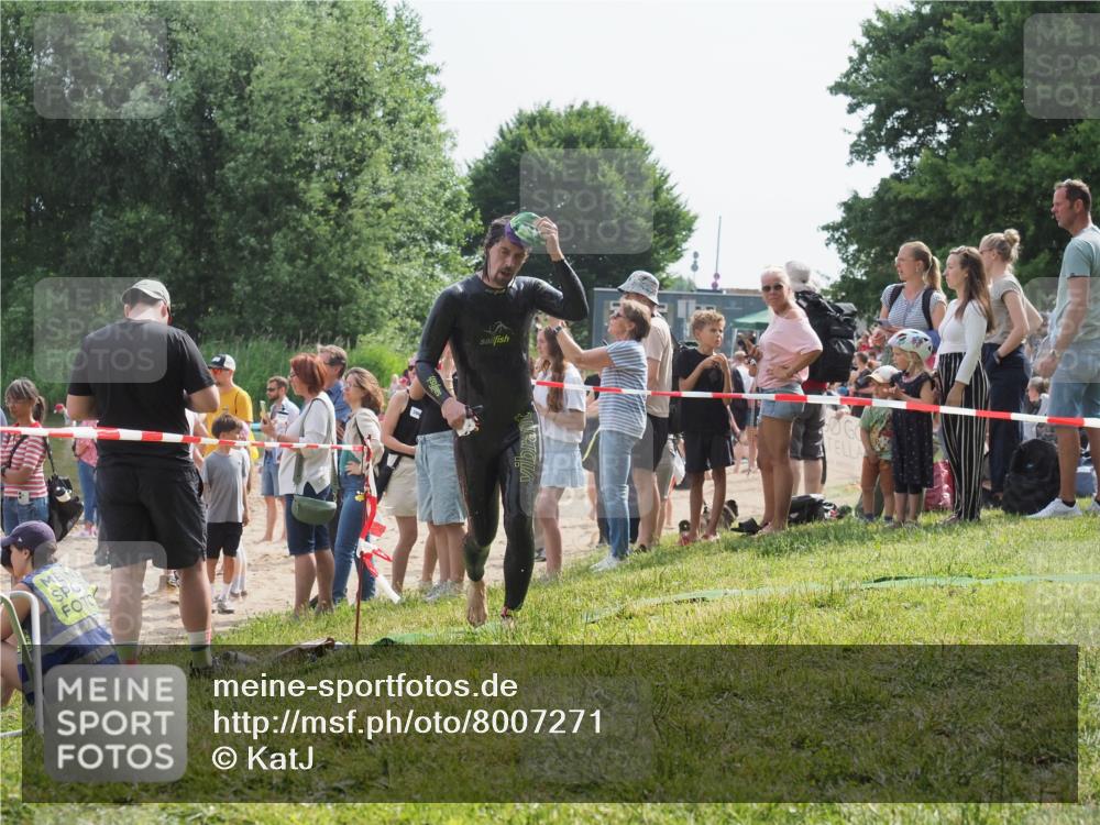 15.06.2025 - 27. Vierlanden-Triathlon KatJ http://msf.ph/oto/8007271 15.06.2025 10:06:08 Schwimmen 362, 369, 372, 381, 410, 448, 458 meine-sportfotos.de