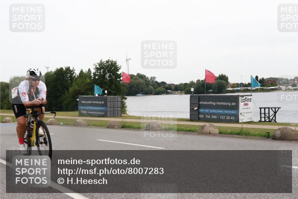 15.06.2025 - 27. Vierlanden-Triathlon H.Heesch http://msf.ph/oto/8007283 15.06.2025 10:41:56 Radfahren 34, 121, 134, 151, 213, 250, 293 meine-sportfotos.de
