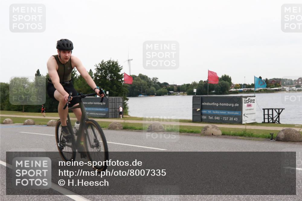 15.06.2025 - 27. Vierlanden-Triathlon H.Heesch http://msf.ph/oto/8007335 15.06.2025 10:42:24 Radfahren 29, 139, 287 meine-sportfotos.de