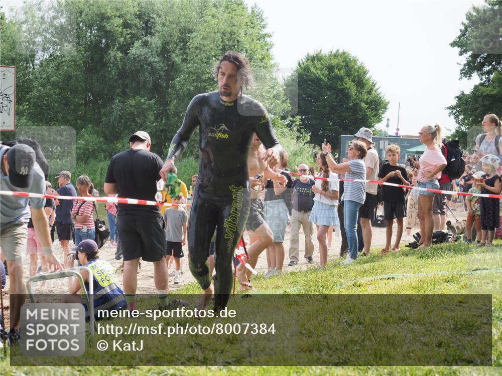 15.06.2025 - 27. Vierlanden-Triathlon KatJ http://msf.ph/oto/8007384 15.06.2025 10:06:10 Schwimmen 362, 369, 381, 410, 418, 448, 455 meine-sportfotos.de