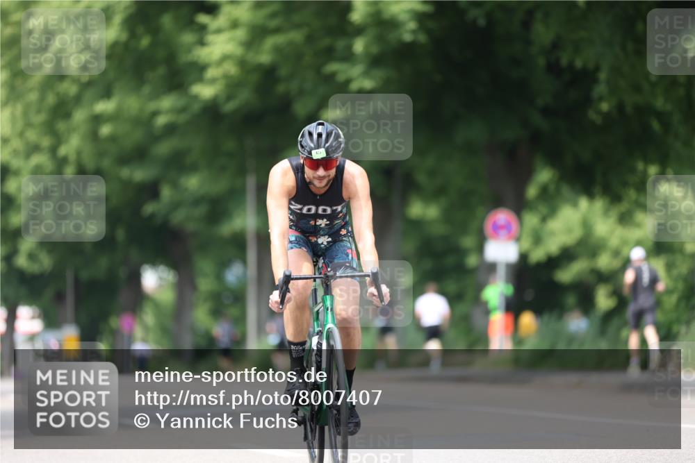 15.06.2025 - 7 Türme Triathlon Yannick Fuchs http://msf.ph/oto/8007407 15.06.2025 13:21:05 Radfahren  meine-sportfotos.de