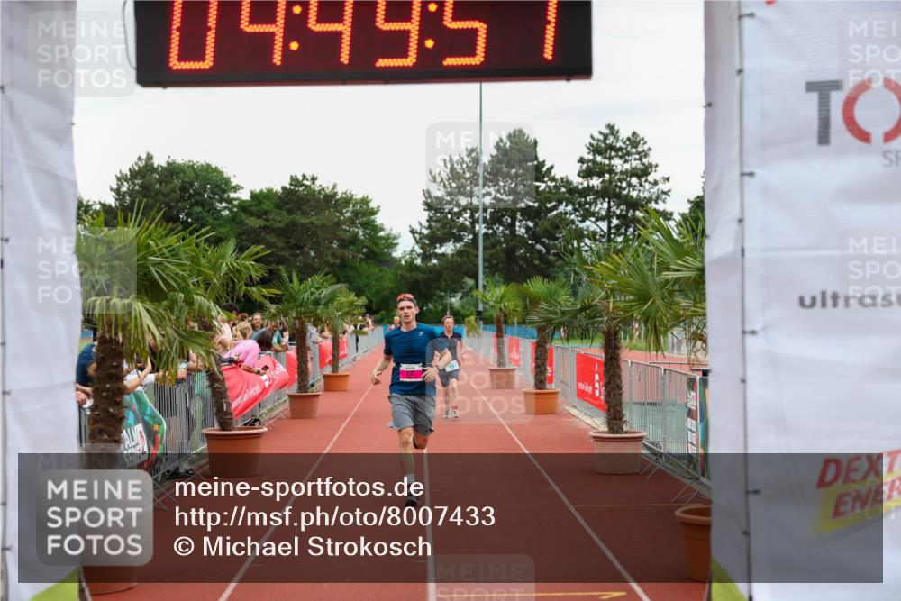 15.06.2025 - 7 Türme Triathlon Michael Strokosch http://msf.ph/oto/8007433 15.06.2025 14:49:51 Ziel 277, 650 meine-sportfotos.de