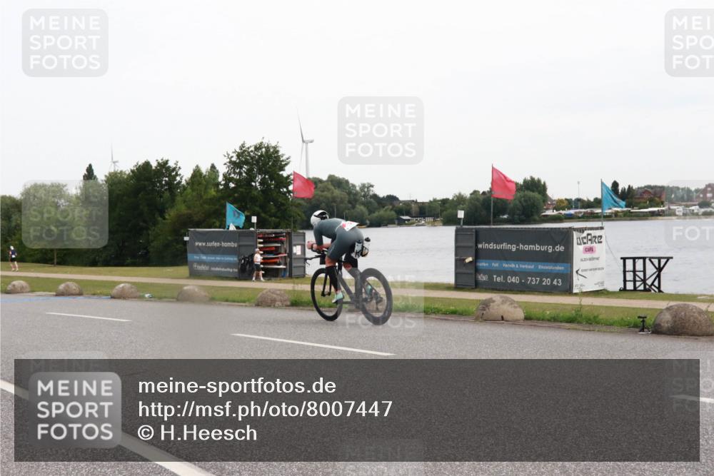 15.06.2025 - 27. Vierlanden-Triathlon H.Heesch http://msf.ph/oto/8007447 15.06.2025 10:43:09 Radfahren 74, 102, 202, 236 meine-sportfotos.de