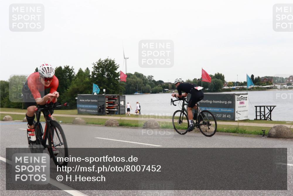 15.06.2025 - 27. Vierlanden-Triathlon H.Heesch http://msf.ph/oto/8007452 15.06.2025 10:43:14 Radfahren 124, 202 meine-sportfotos.de