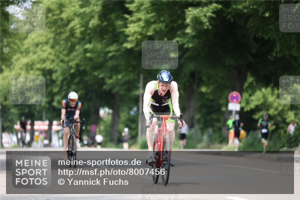 15.06.2025 - 7 Türme Triathlon Yannick Fuchs http://msf.ph/oto/8007456 15.06.2025 13:21:20 Radfahren 671, 817 meine-sportfotos.de