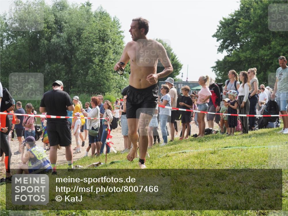 15.06.2025 - 27. Vierlanden-Triathlon KatJ http://msf.ph/oto/8007466 15.06.2025 10:06:12 Schwimmen 362, 369, 370, 381, 418, 448, 455 meine-sportfotos.de