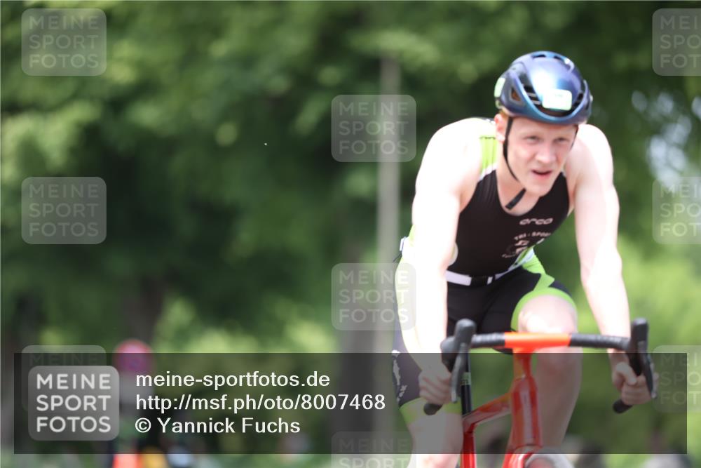 15.06.2025 - 7 Türme Triathlon Yannick Fuchs http://msf.ph/oto/8007468 15.06.2025 13:21:21 Radfahren 671, 817 meine-sportfotos.de