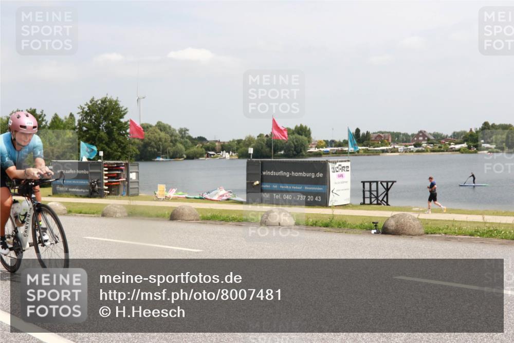 21.06.2025 - 27. Vierlanden-Triathlon H.Heesch http://msf.ph/oto/8007481 15.06.2025 12:00:39 Radfahren 204, 966 meine-sportfotos.de