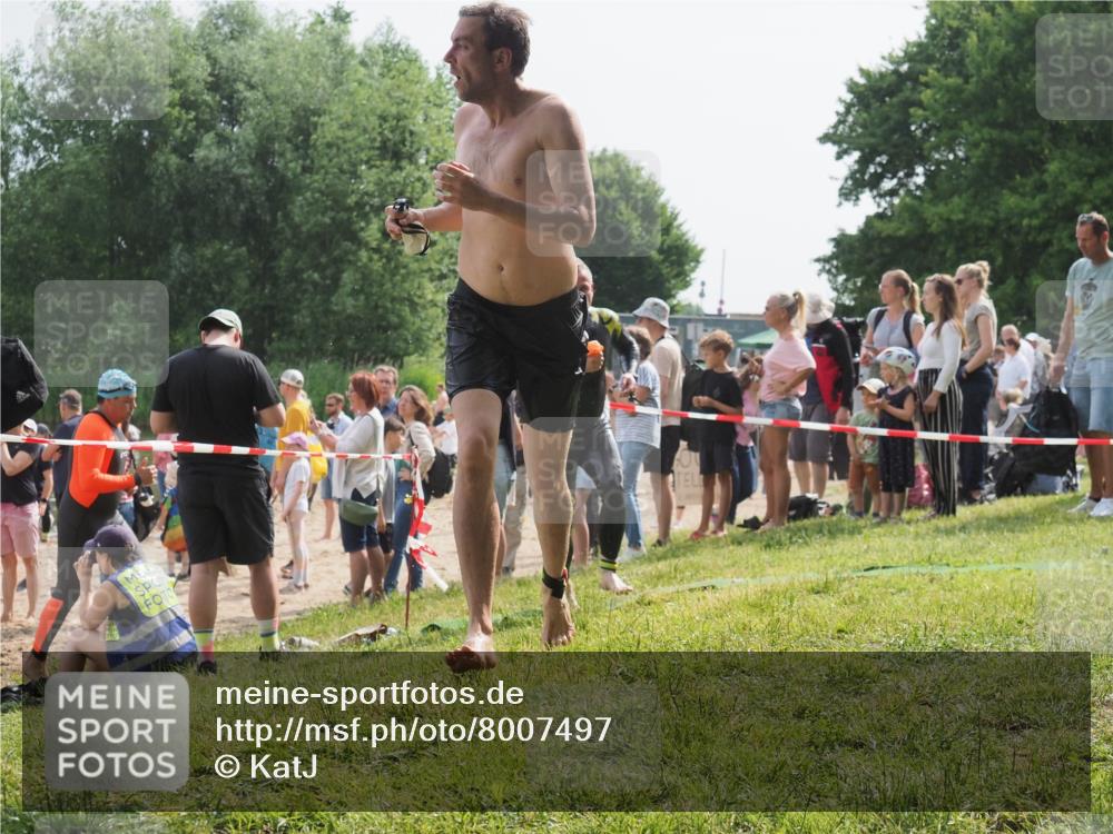 15.06.2025 - 27. Vierlanden-Triathlon KatJ http://msf.ph/oto/8007497 15.06.2025 10:06:12 Schwimmen 362, 369, 370, 381, 418, 448, 455 meine-sportfotos.de