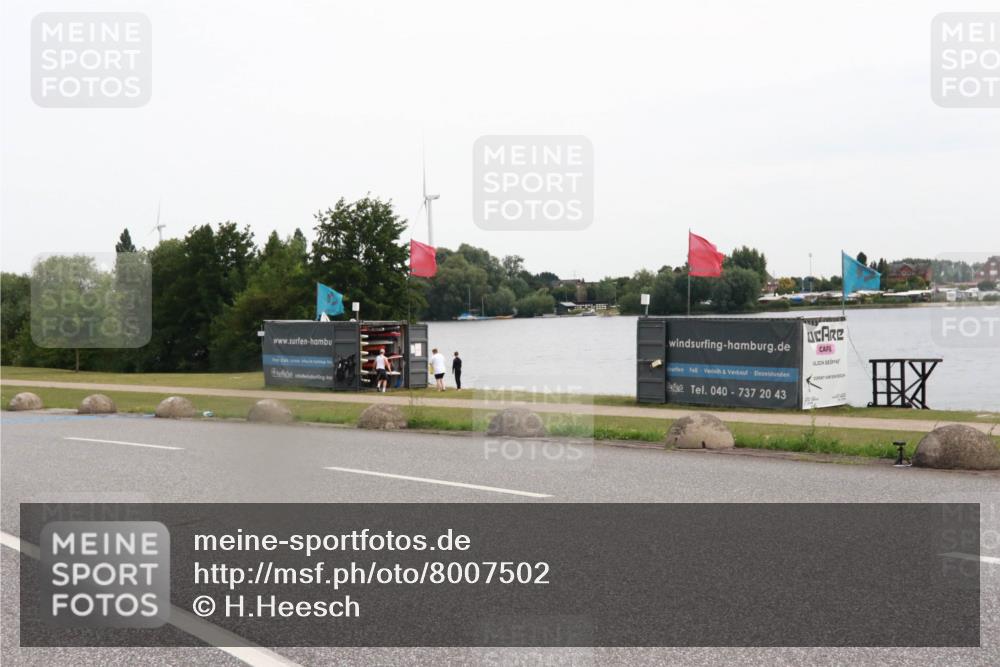 15.06.2025 - 27. Vierlanden-Triathlon H.Heesch http://msf.ph/oto/8007502 15.06.2025 10:43:58 Radfahren 263 meine-sportfotos.de