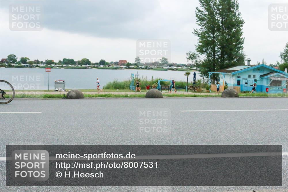 21.06.2025 - 27. Vierlanden-Triathlon H.Heesch http://msf.ph/oto/8007531 15.06.2025 13:24:46 Radfahren 1280, 1309 meine-sportfotos.de