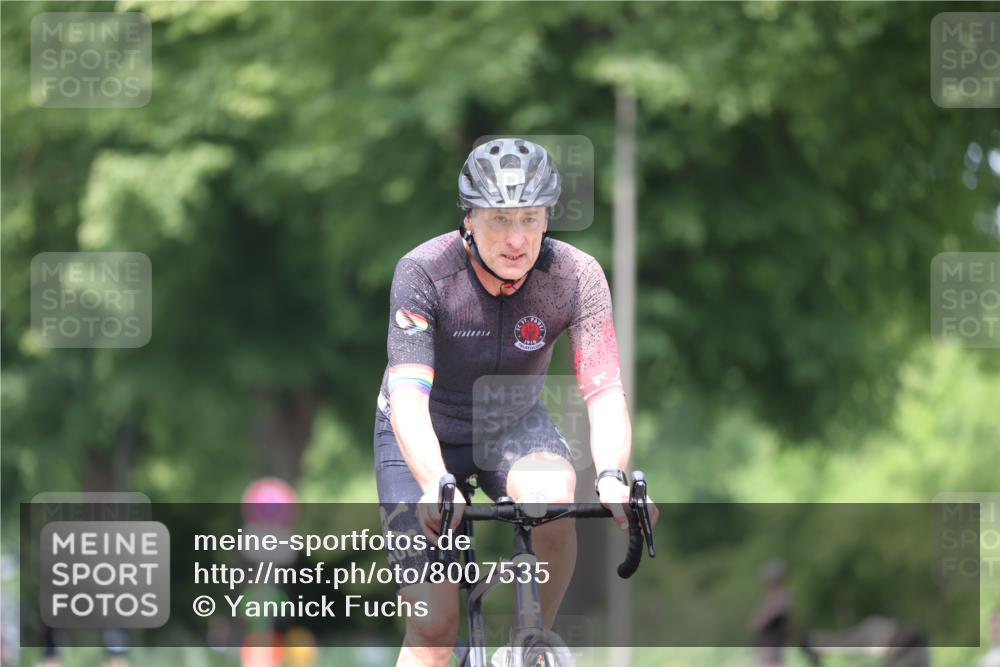 15.06.2025 - 7 Türme Triathlon Yannick Fuchs http://msf.ph/oto/8007535 15.06.2025 13:21:26 Radfahren 369, 484, 671 meine-sportfotos.de