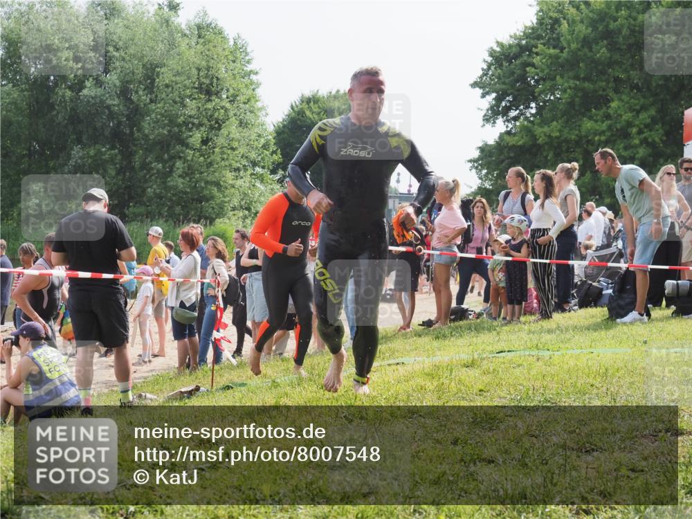15.06.2025 - 27. Vierlanden-Triathlon KatJ http://msf.ph/oto/8007548 15.06.2025 10:06:14 Schwimmen 362, 369, 370, 381, 418, 448, 455 meine-sportfotos.de