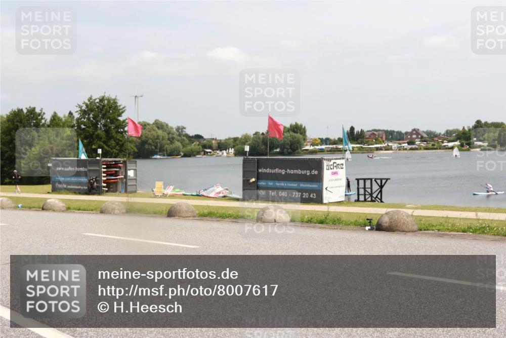 21.06.2025 - 27. Vierlanden-Triathlon H.Heesch http://msf.ph/oto/8007617 15.06.2025 12:01:35 Radfahren 899 meine-sportfotos.de