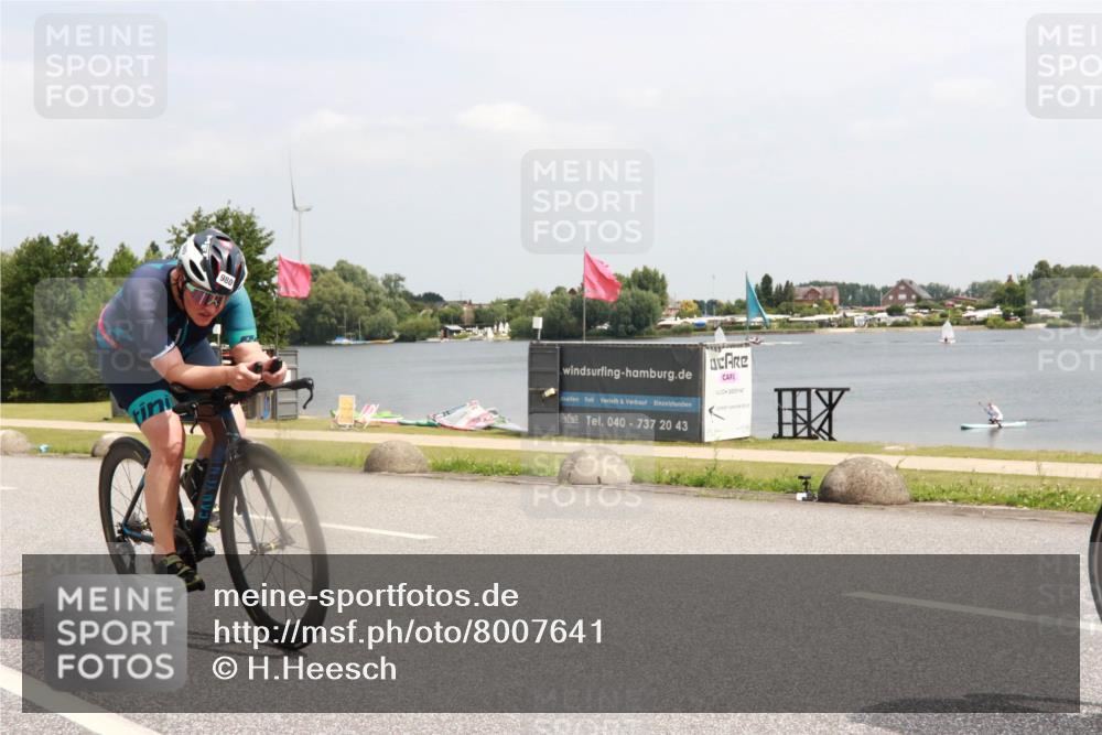 21.06.2025 - 27. Vierlanden-Triathlon H.Heesch http://msf.ph/oto/8007641 15.06.2025 12:01:39 Radfahren 780 meine-sportfotos.de