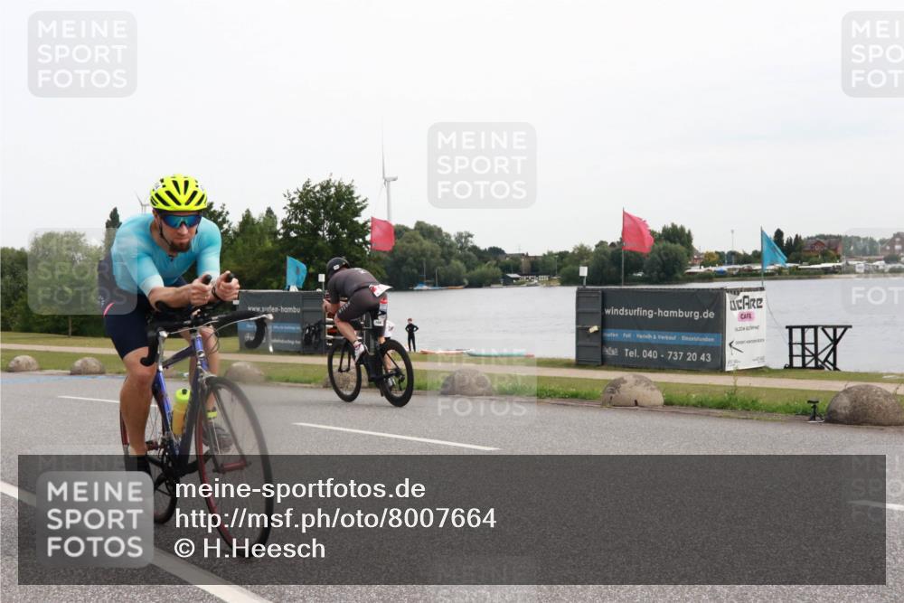 15.06.2025 - 27. Vierlanden-Triathlon H.Heesch http://msf.ph/oto/8007664 15.06.2025 10:44:44 Radfahren 133, 154, 434 meine-sportfotos.de