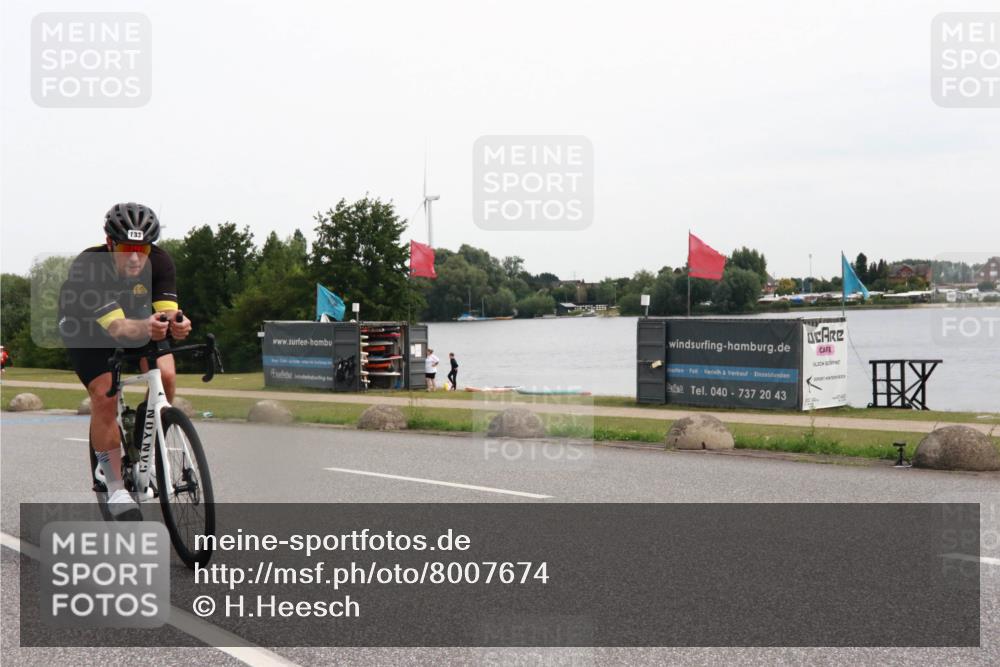 15.06.2025 - 27. Vierlanden-Triathlon H.Heesch http://msf.ph/oto/8007674 15.06.2025 10:44:46 Radfahren 133, 154, 161, 434 meine-sportfotos.de