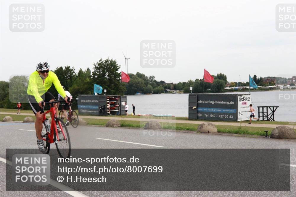 15.06.2025 - 27. Vierlanden-Triathlon H.Heesch http://msf.ph/oto/8007699 15.06.2025 10:44:47 Radfahren 7, 133, 154, 161, 434 meine-sportfotos.de