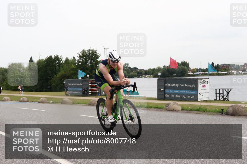 15.06.2025 - 27. Vierlanden-Triathlon H.Heesch http://msf.ph/oto/8007748 15.06.2025 10:44:58 Radfahren 13, 58, 224, 437, 467 meine-sportfotos.de