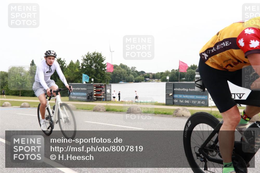 15.06.2025 - 27. Vierlanden-Triathlon H.Heesch http://msf.ph/oto/8007819 15.06.2025 10:45:04 Radfahren 188, 196, 233, 345, 437, 439, 467 meine-sportfotos.de