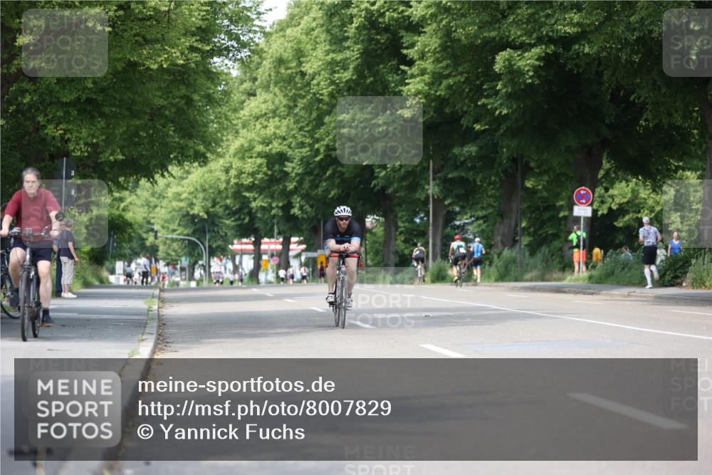 15.06.2025 - 7 Türme Triathlon Yannick Fuchs http://msf.ph/oto/8007829 15.06.2025 13:21:45 Radfahren 405, 629, 714 meine-sportfotos.de
