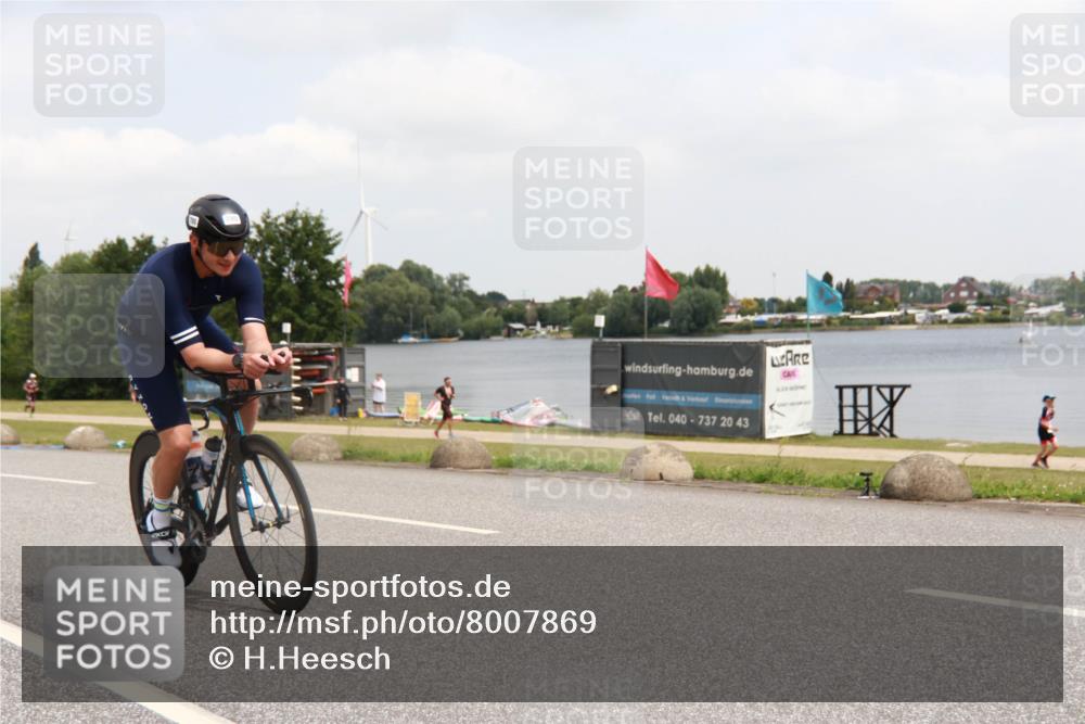 21.06.2025 - 27. Vierlanden-Triathlon H.Heesch http://msf.ph/oto/8007869 15.06.2025 12:11:28 Radfahren 705, 913, 1014, 1015, 1016, 1017, 1018 meine-sportfotos.de