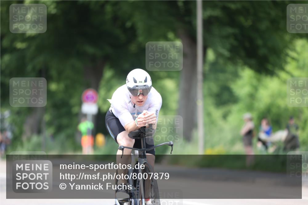 15.06.2025 - 7 Türme Triathlon Yannick Fuchs http://msf.ph/oto/8007879 15.06.2025 13:22:01 Radfahren 219, 588, 835 meine-sportfotos.de