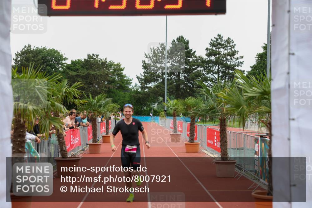 15.06.2025 - 7 Türme Triathlon Michael Strokosch http://msf.ph/oto/8007921 15.06.2025 14:50:31 Ziel 285 meine-sportfotos.de