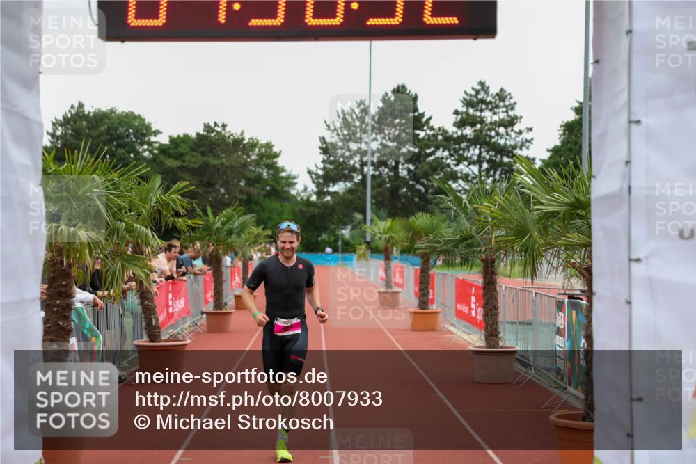 15.06.2025 - 7 Türme Triathlon Michael Strokosch http://msf.ph/oto/8007933 15.06.2025 14:50:31 Ziel 285 meine-sportfotos.de