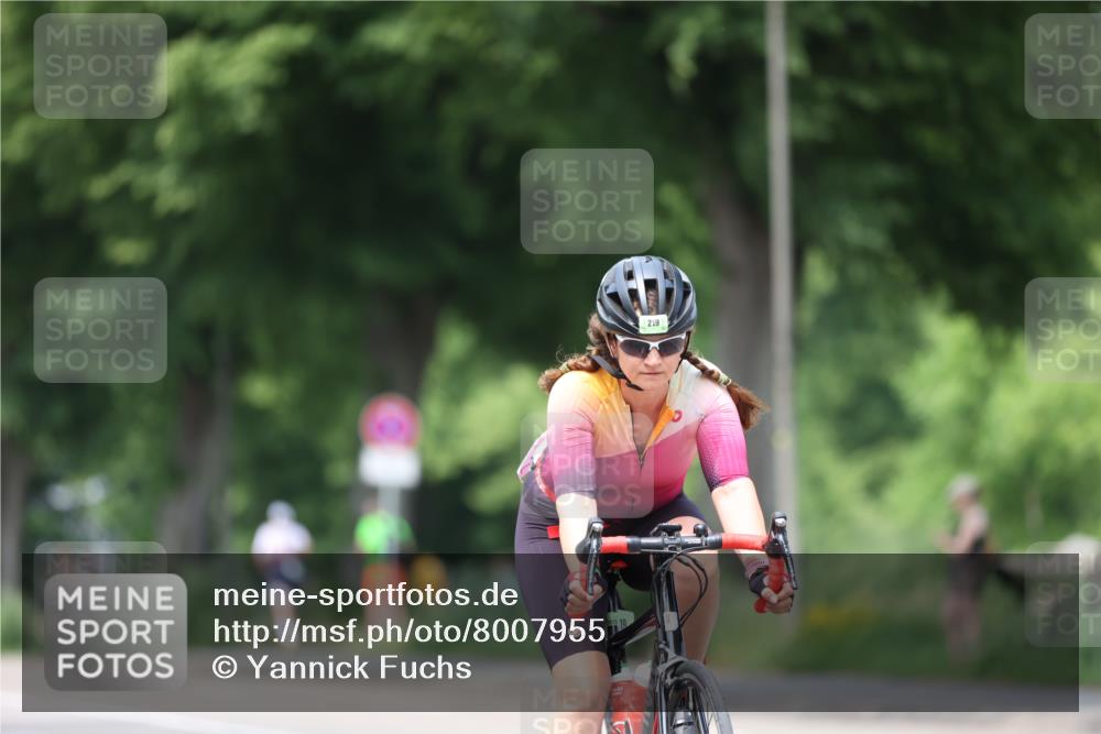 15.06.2025 - 7 Türme Triathlon Yannick Fuchs http://msf.ph/oto/8007955 15.06.2025 13:22:06 Radfahren 219, 588, 678, 937, 1133 meine-sportfotos.de