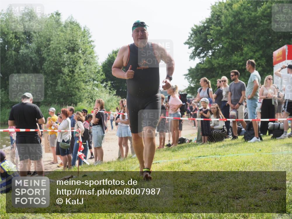 15.06.2025 - 27. Vierlanden-Triathlon KatJ http://msf.ph/oto/8007987 15.06.2025 10:06:24 Schwimmen 370, 381, 394, 418, 447, 455 meine-sportfotos.de