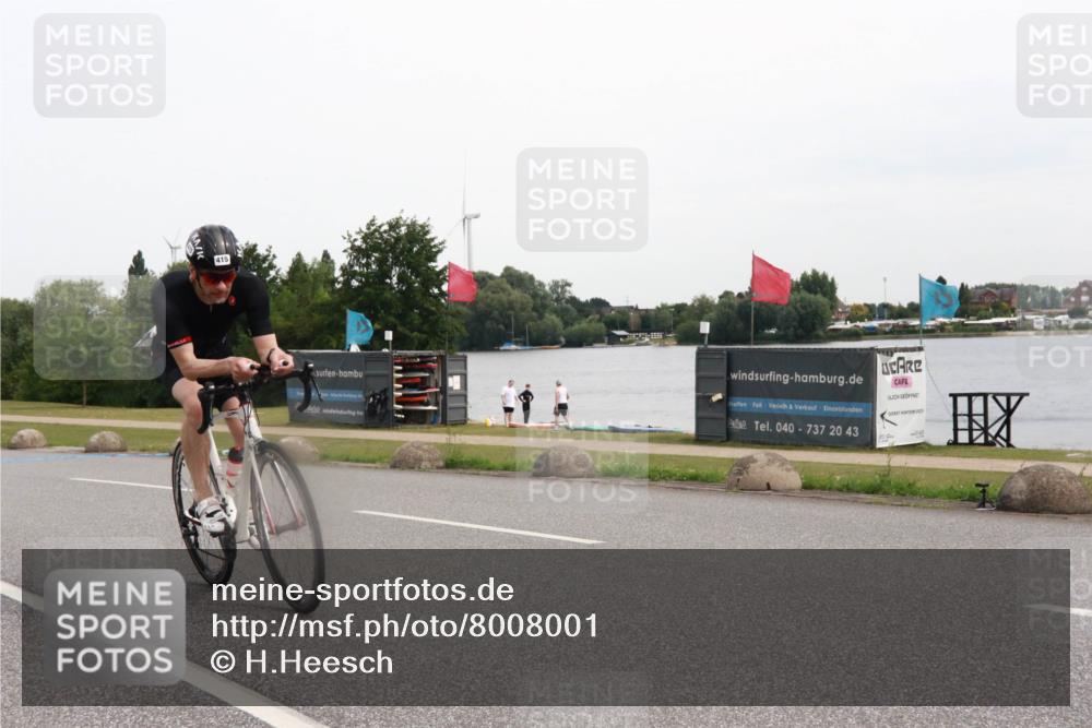 15.06.2025 - 27. Vierlanden-Triathlon H.Heesch http://msf.ph/oto/8008001 15.06.2025 10:45:34 Radfahren 183, 252, 321, 415, 442 meine-sportfotos.de