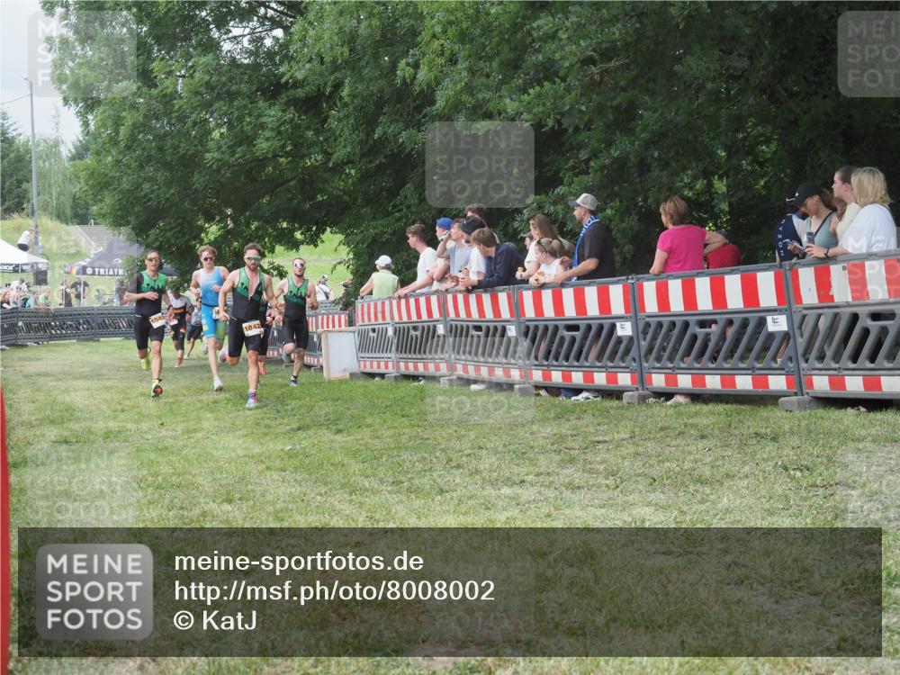 21.06.2025 - 27. Vierlanden-Triathlon KatJ http://msf.ph/oto/8008002 15.06.2025 13:02:13 Ziel 73, 727, 755, 1009, 1039, 1041, 1042, 1043 meine-sportfotos.de