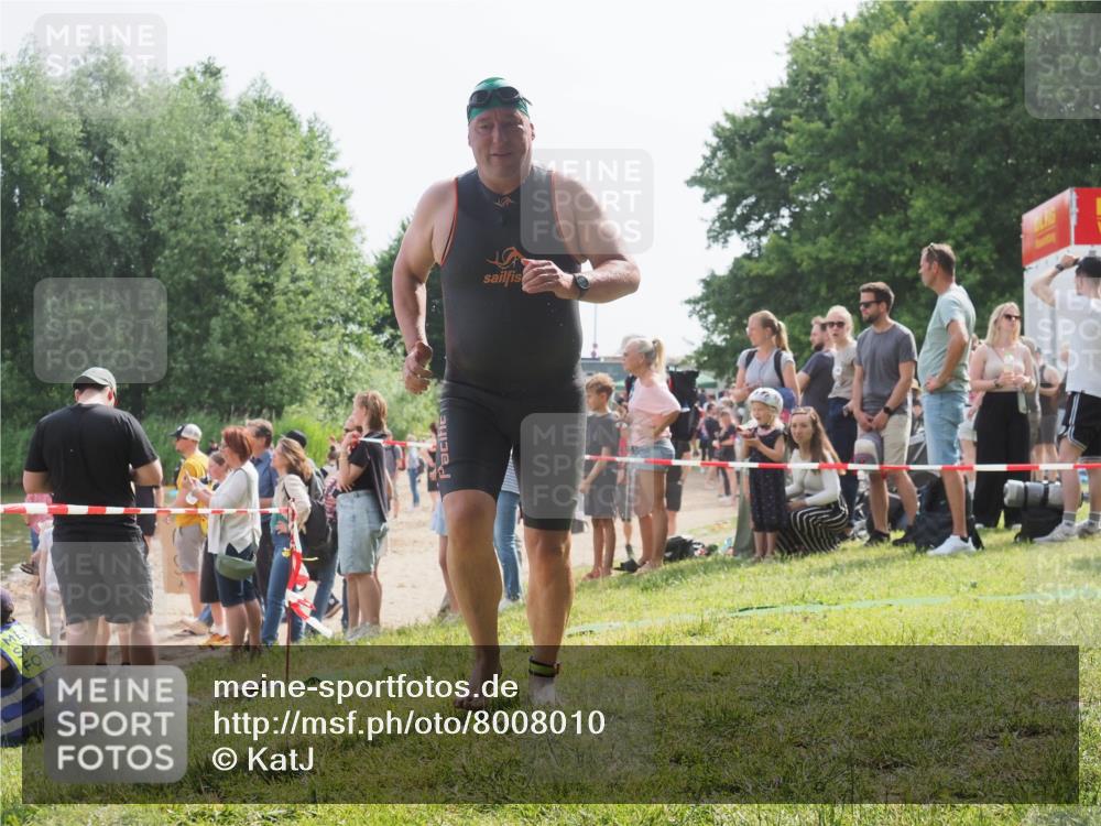 15.06.2025 - 27. Vierlanden-Triathlon KatJ http://msf.ph/oto/8008010 15.06.2025 10:06:25 Schwimmen 370, 394, 418, 447, 455 meine-sportfotos.de